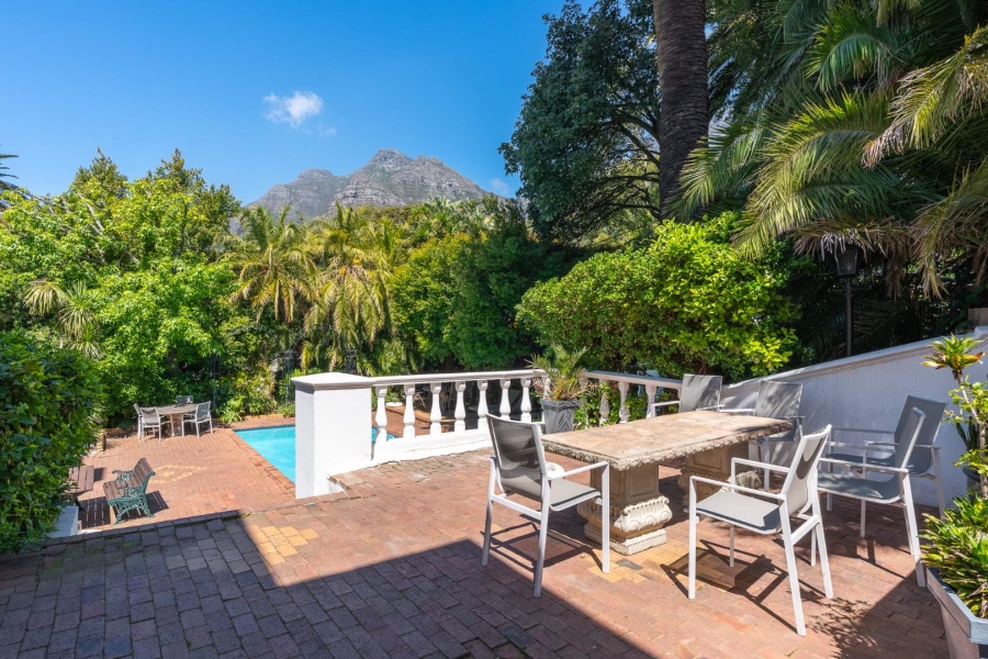 14 Bedroom Property for Sale in Oranjezicht Western Cape